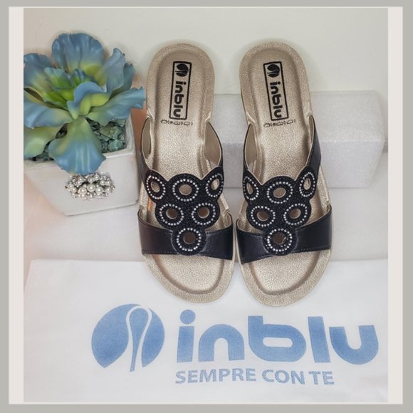 Black Rhinestone Ring Sandals - Picture 3 of 9